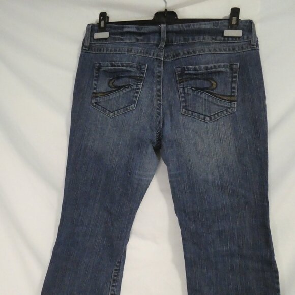 REVOLUTION by RICKI'S | size 31 12 /Blue Denim / Jeans | Detailed Pockets - Picture 13 of 16